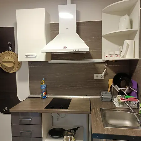 Astara Апартамент *